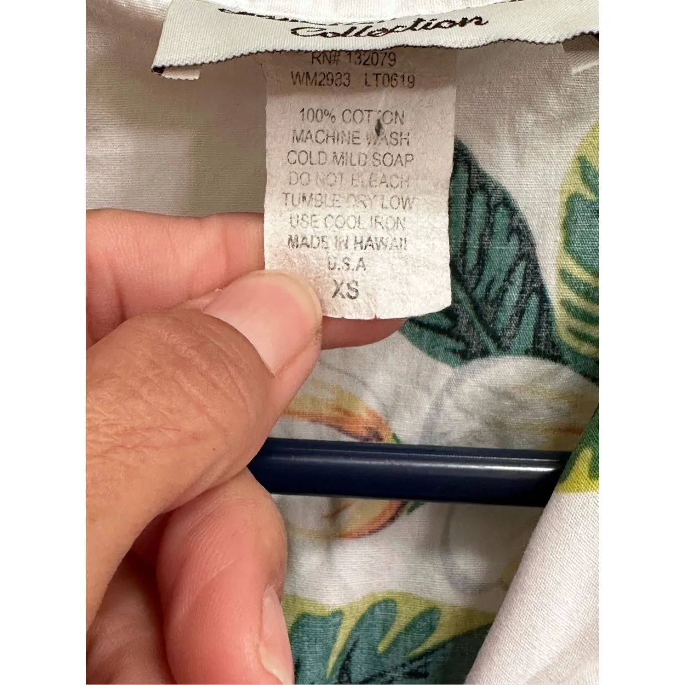 Made in Hawaii Aloha hibiscus floral sleeveless button down Top XS Red - Image 5