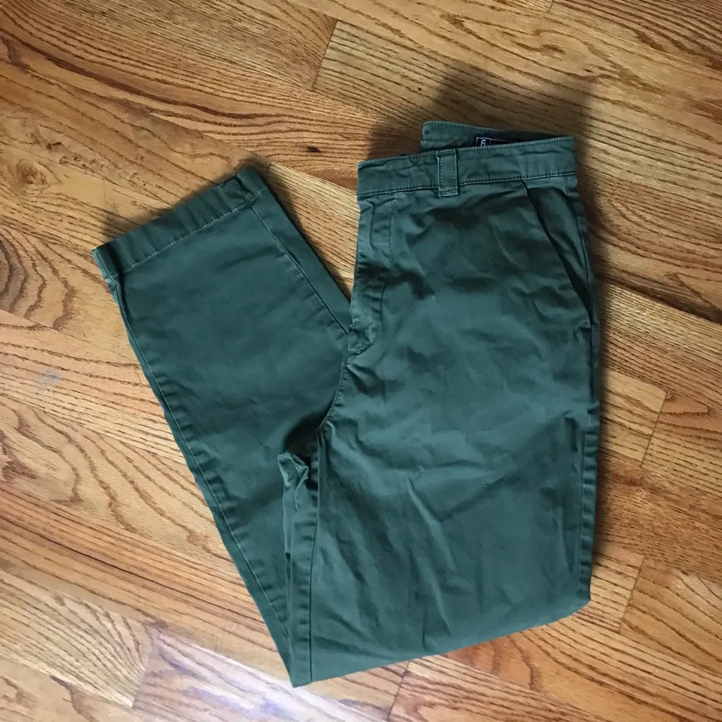 GAP Olive Green Straight Up Khaki Women's Pants - Image 2