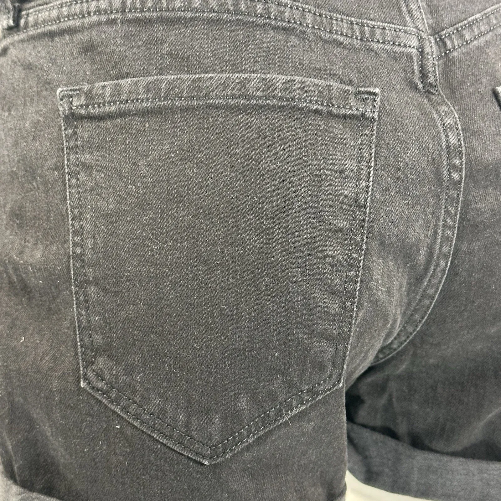 Old Navy Women's Size 6 Black Jack Boyfriend Shorts Distressed Cuffed Hem Summer - Image 12