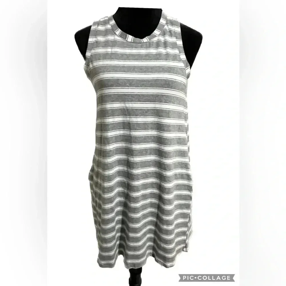 Loveriche gray/white striped sleeveless shift dress with pockets sz. medium - Image 4