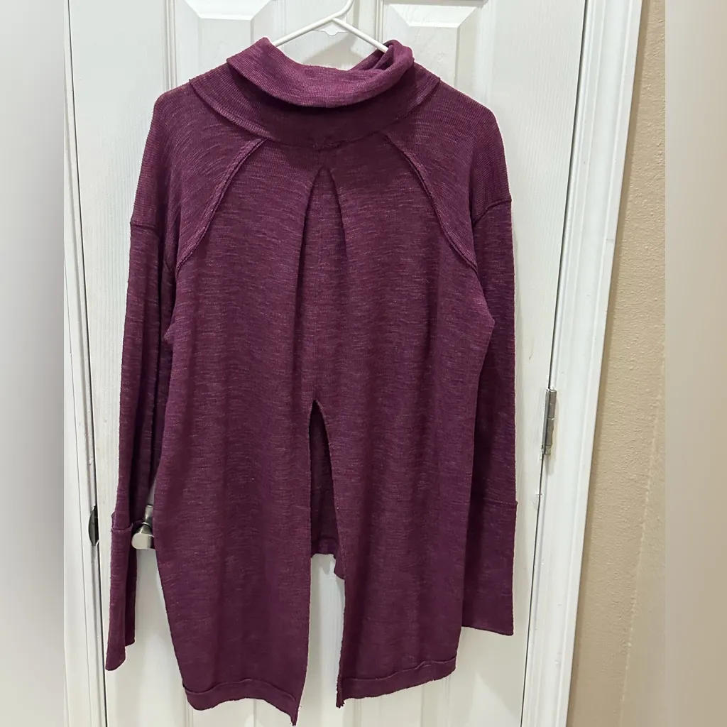 Free People We the Free Split Back Turtleneck Sweater Size Medium purple - Image 4