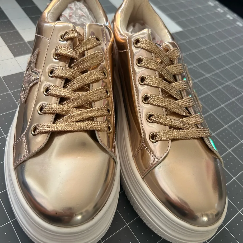 Nature Breeze Rose Gold Star Sneakers - Image 4