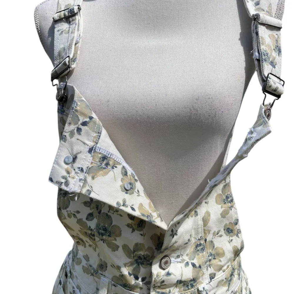 KanCan Stylish Floral Denim Overalls - Image 7
