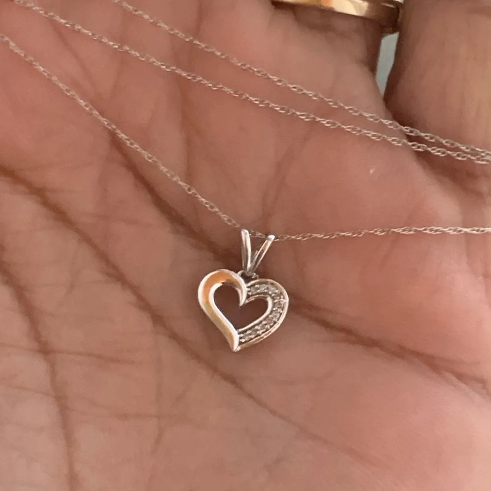 10k Gold Diamond Heart Necklace - Image 2