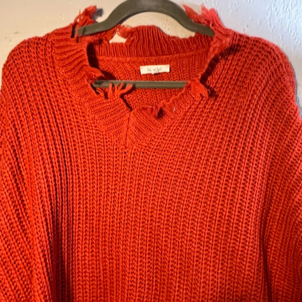 LA MIEL Red V - Image 3