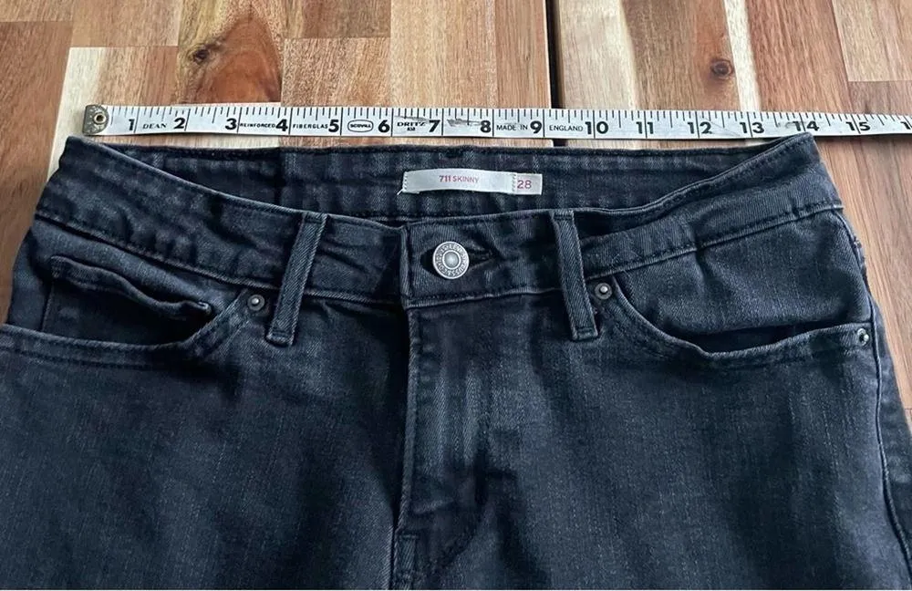 Levi’s Jeans 711 Skinny Black Wash Size 28 - Image 8