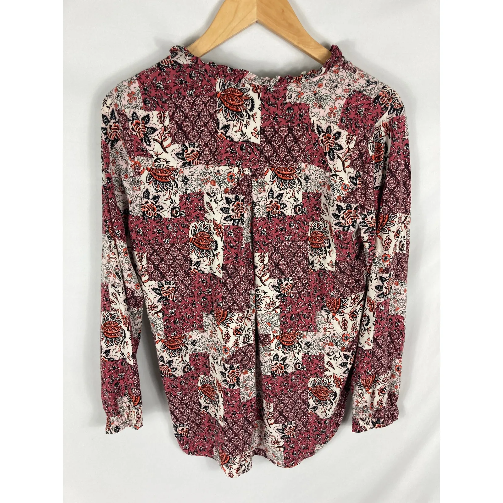 Jane and Delancey Floral Print V Neck Patchwork Floral Blouse Medium - Image 3