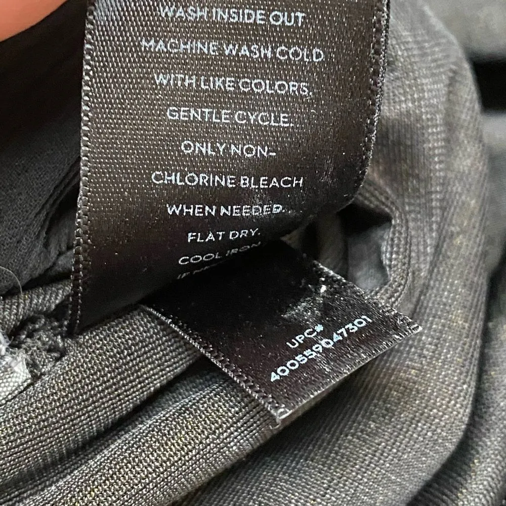 XS SIMPLY VERA WANG Black Velvety Long Sleeve Top - Image 5