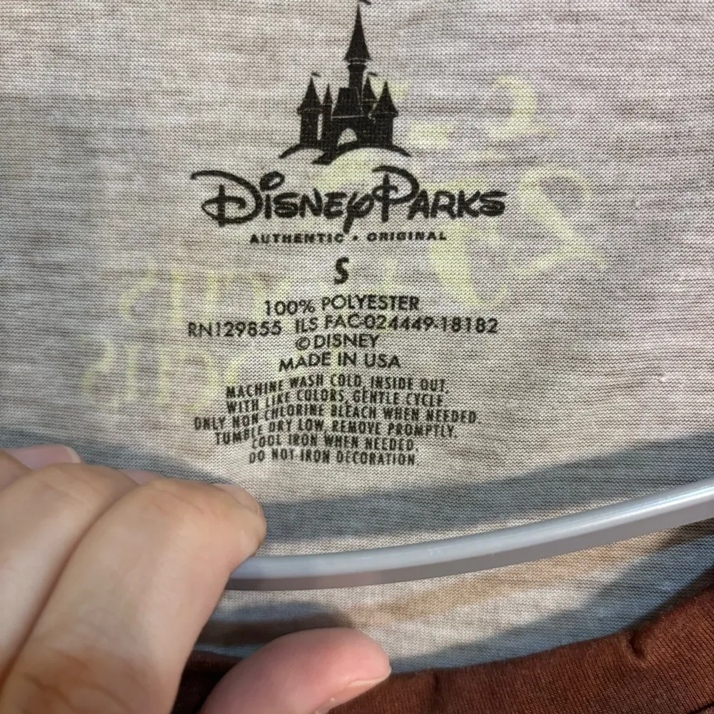 Disney Parks womens Hocus Pocus short Sleeve T-shirt ombre brown small - Image 2