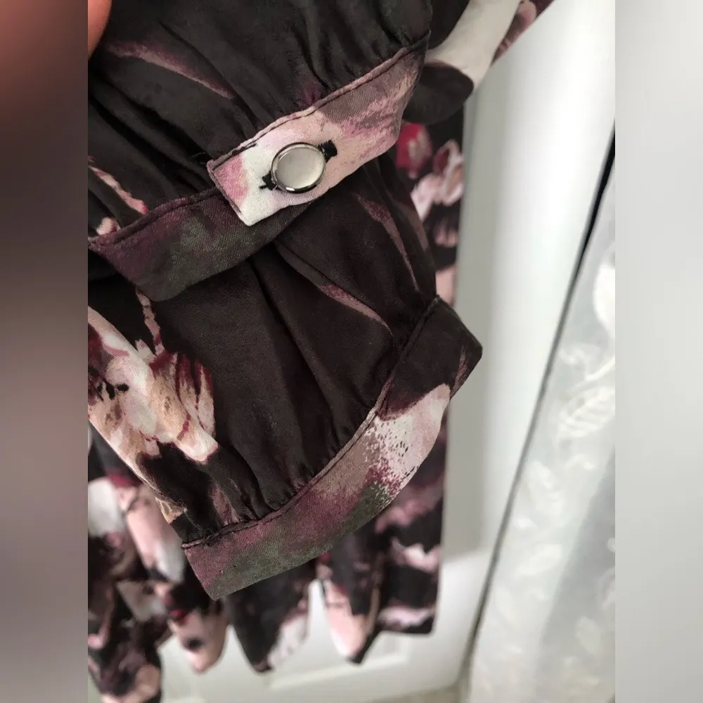 Jennifer Lopez Women floral print flowy Dress Asymmetrical v neck size L - Image 10