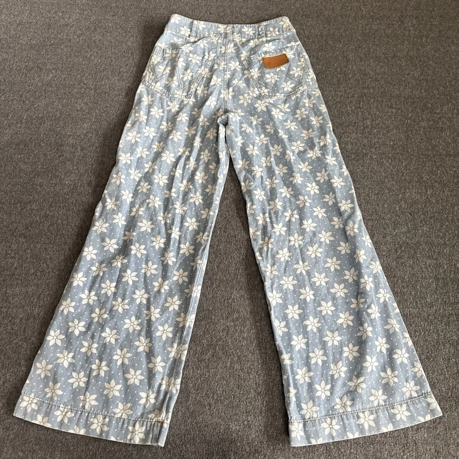 Billabong x Wrangler Perfect Pair Cropped Pant 26 High Rise Cheeky Fit Floral - Image 3