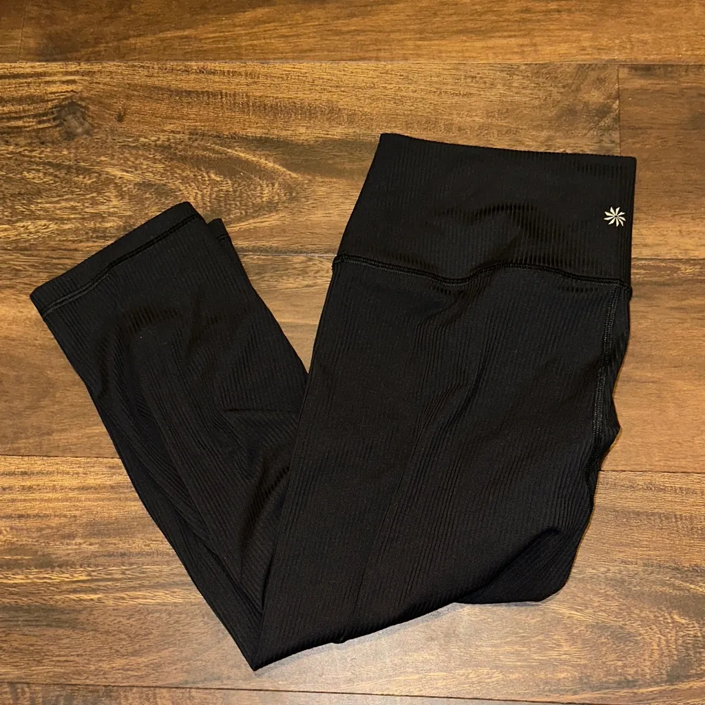 Athleta Black Transcend Rib Crop Legging in Size Medium Tall - Image 6