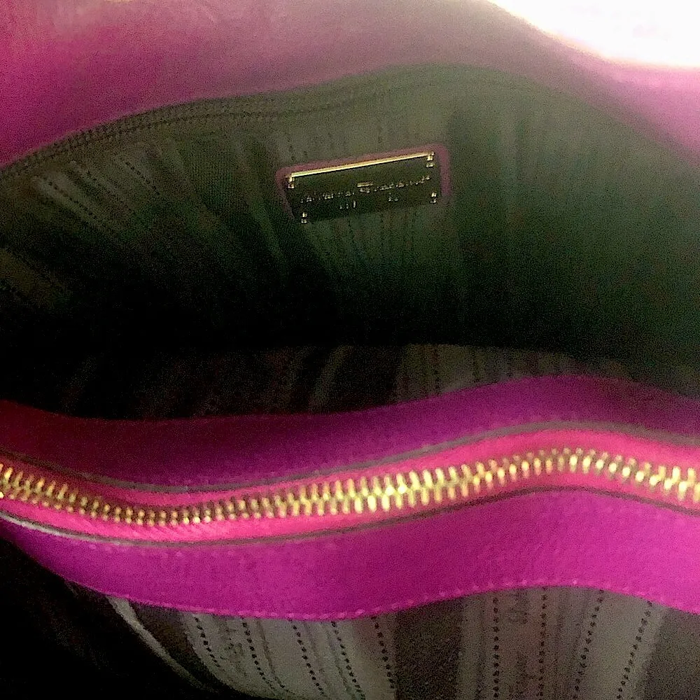 SALVATORE FERRAGAMO GANCINI Magenta Leather Betulla Shoulder Bag w/ Side Pockets - Image 13