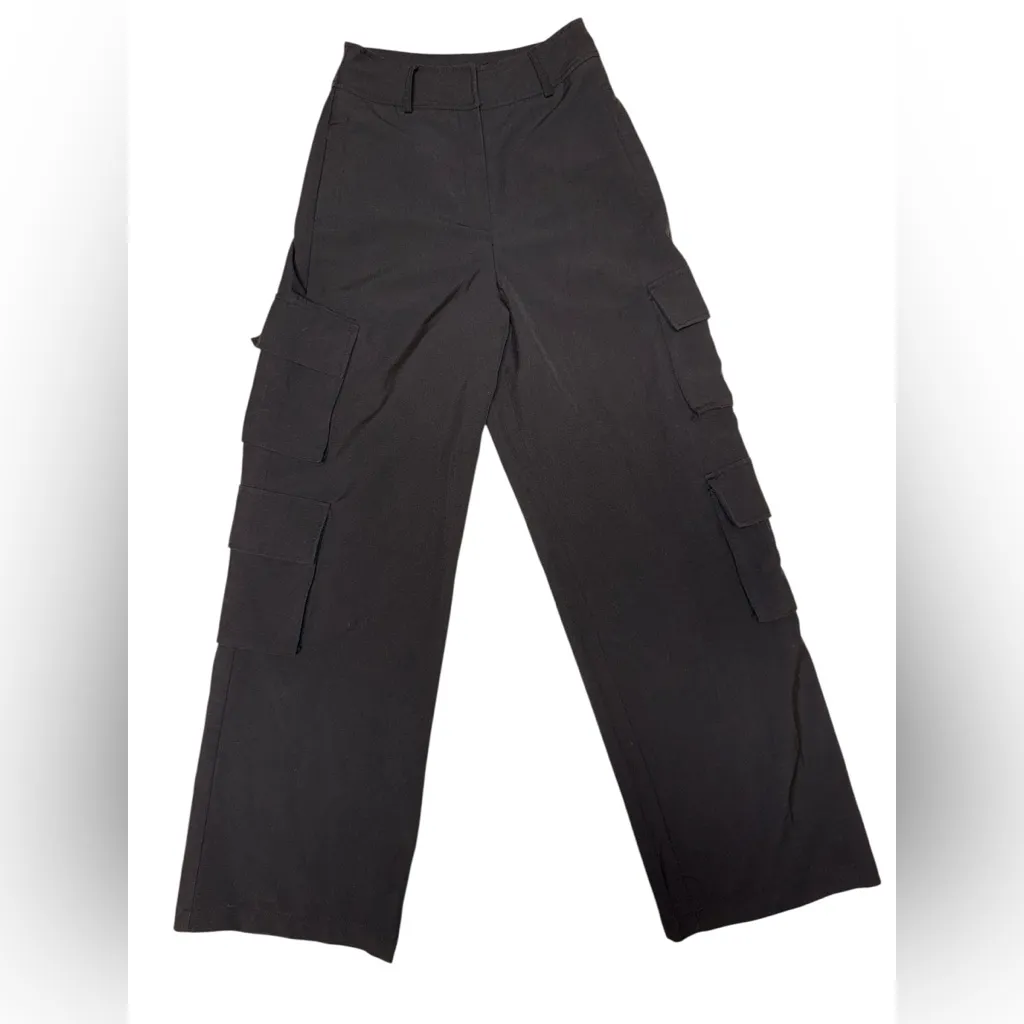 Olivaceous Cargo Pants in Black - Image 2