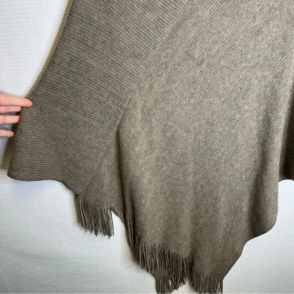 Steve Madden | Shaw Sweater Beige Knit Wrap Poncho‎ Top - Image 2