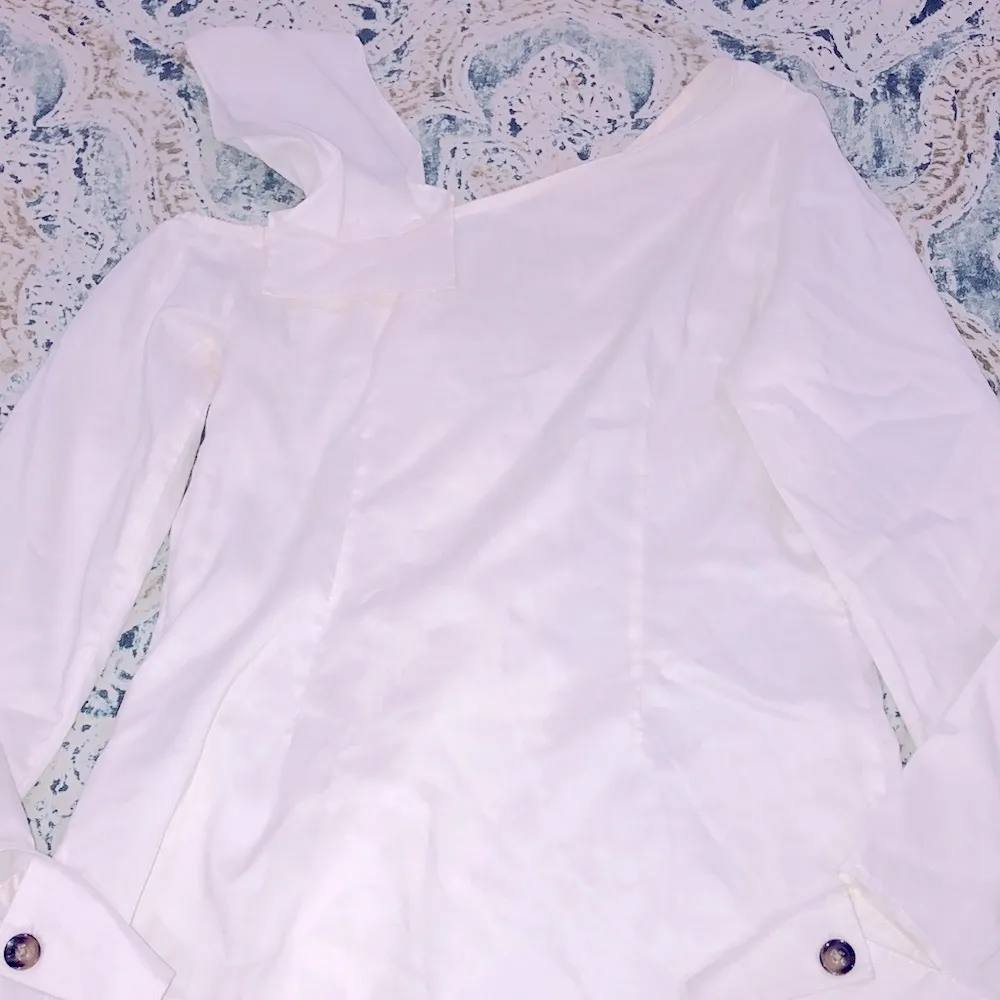 Foxiedox Luna Luna size small ivory top with ruffles - Image 7