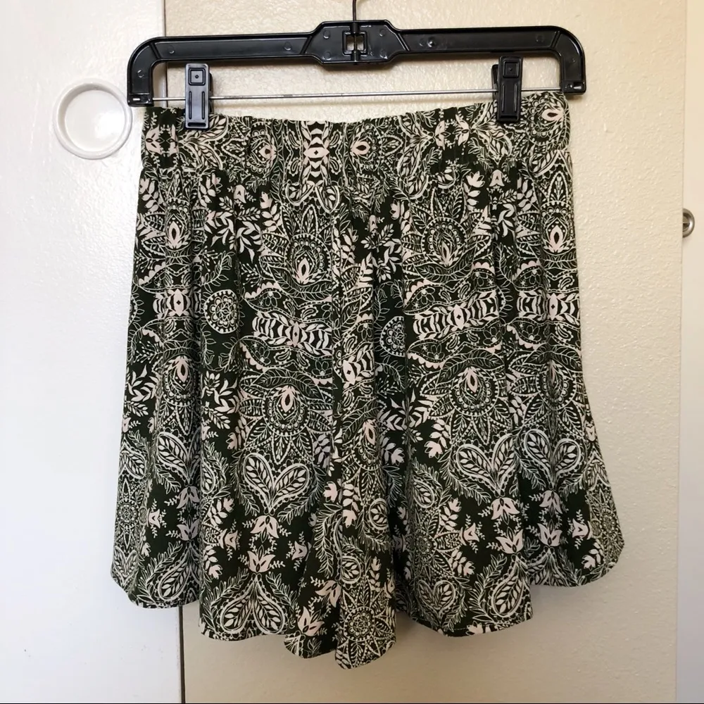 NWOT Show Me Your Mumu Spandy Skort - Image 3