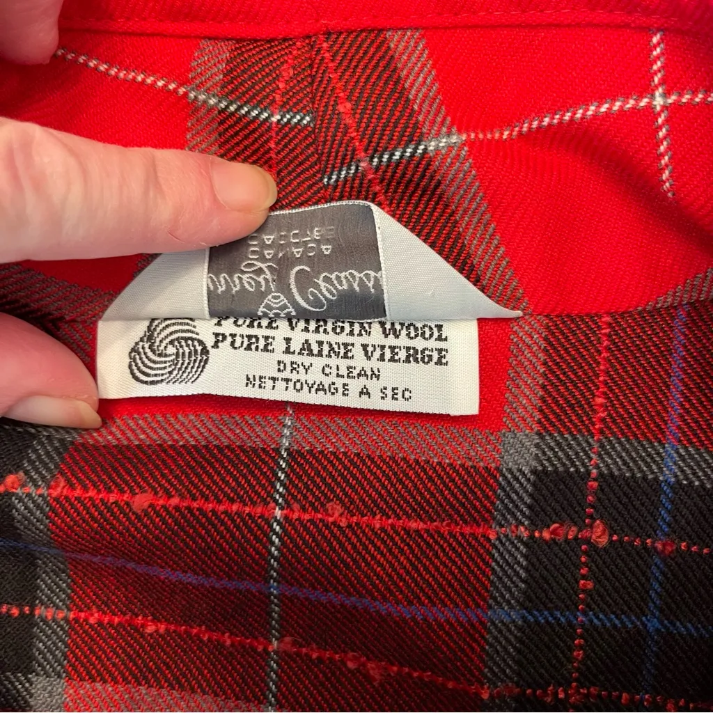 MINT Vintage Surrey Classics Red Wool Plaid Cape Tartan Circle Button One Size Black Size undefined - Image 6