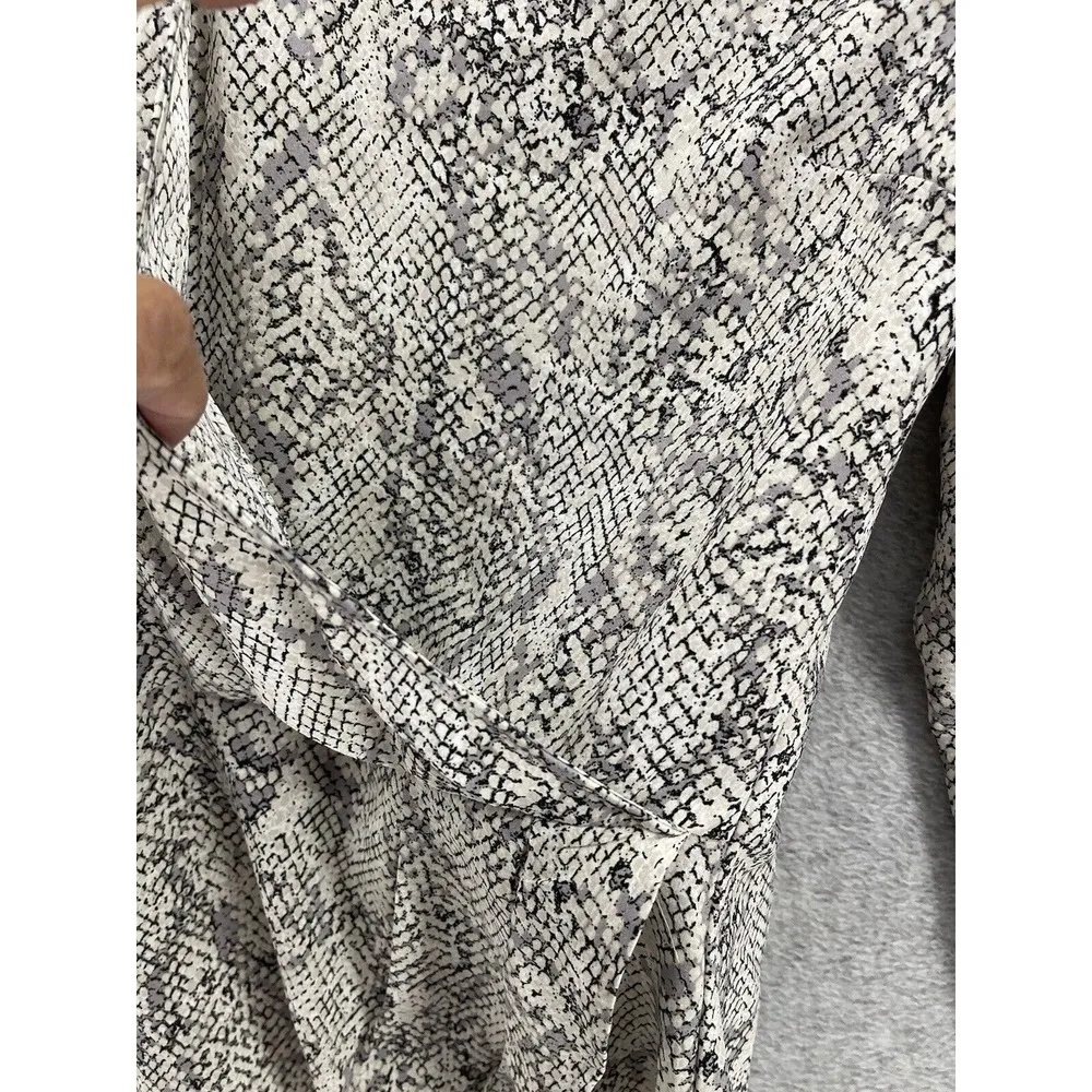 Ann Taylor Women's Blouse Surplice Snake Print Long sleeve Size 4 Gray Peplum - Image 13