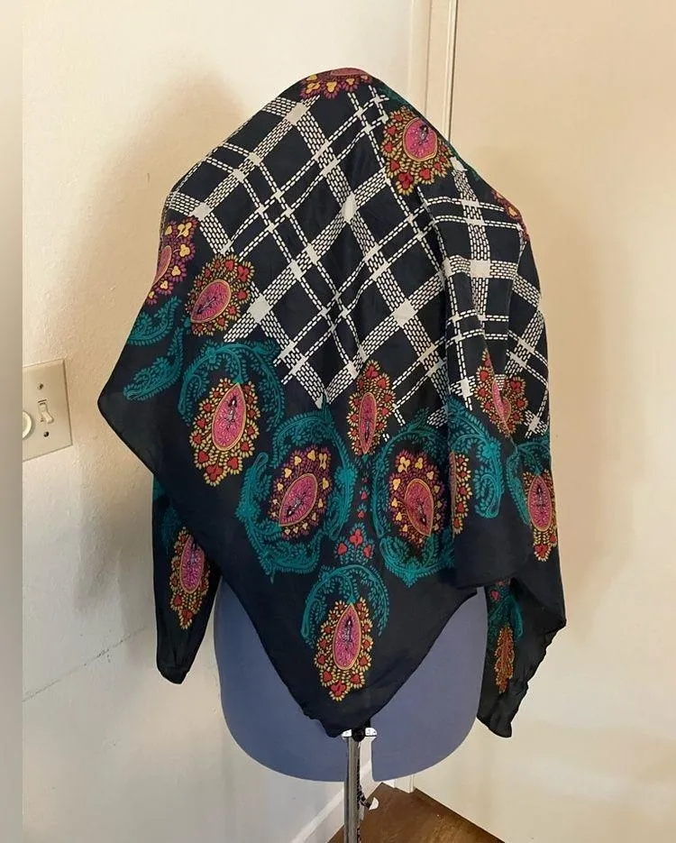 Vtg 80's Diane von Furstenberg Paisley The Color Authority Silk Scarf 42” X 42” - Image 6