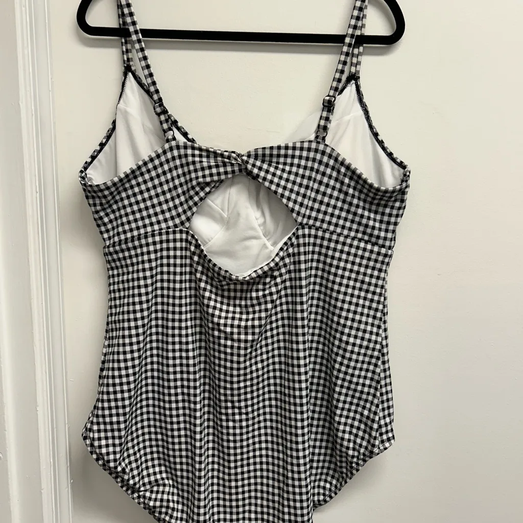 Time and Tru Black and White Checkered Swimsuit Size 3X - Image 2