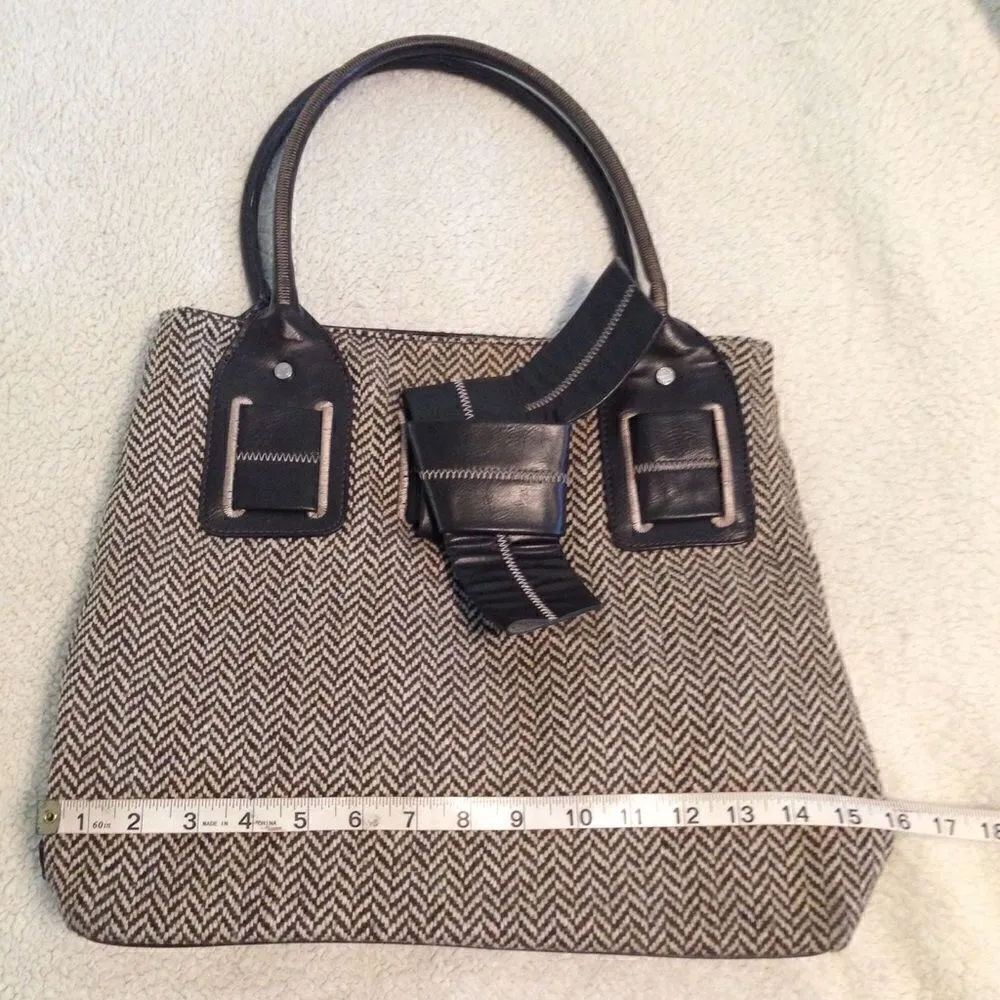 Tommy Hilfiger Y2K Chevron print tweed top handle bag faux bow large brown - Image 5