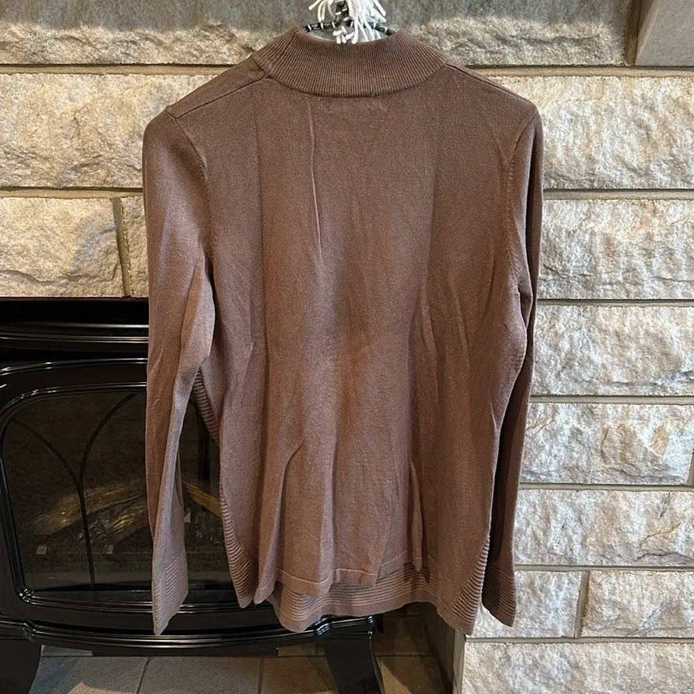 Metric mock neck sweater taupe/brown size medium SUPER STRETCHY! Brown - Image 5