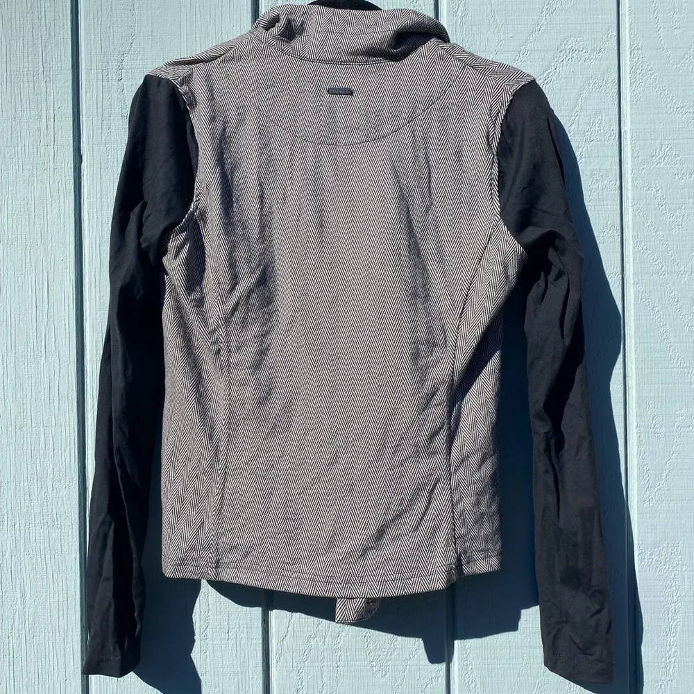 Barely worn Zobha jacket with zippers in herringbone pattern - Image 2