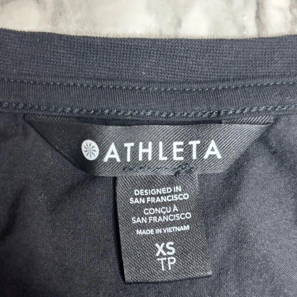 Athleta size XS black casual t shirt top workout gym yoga - Image 3