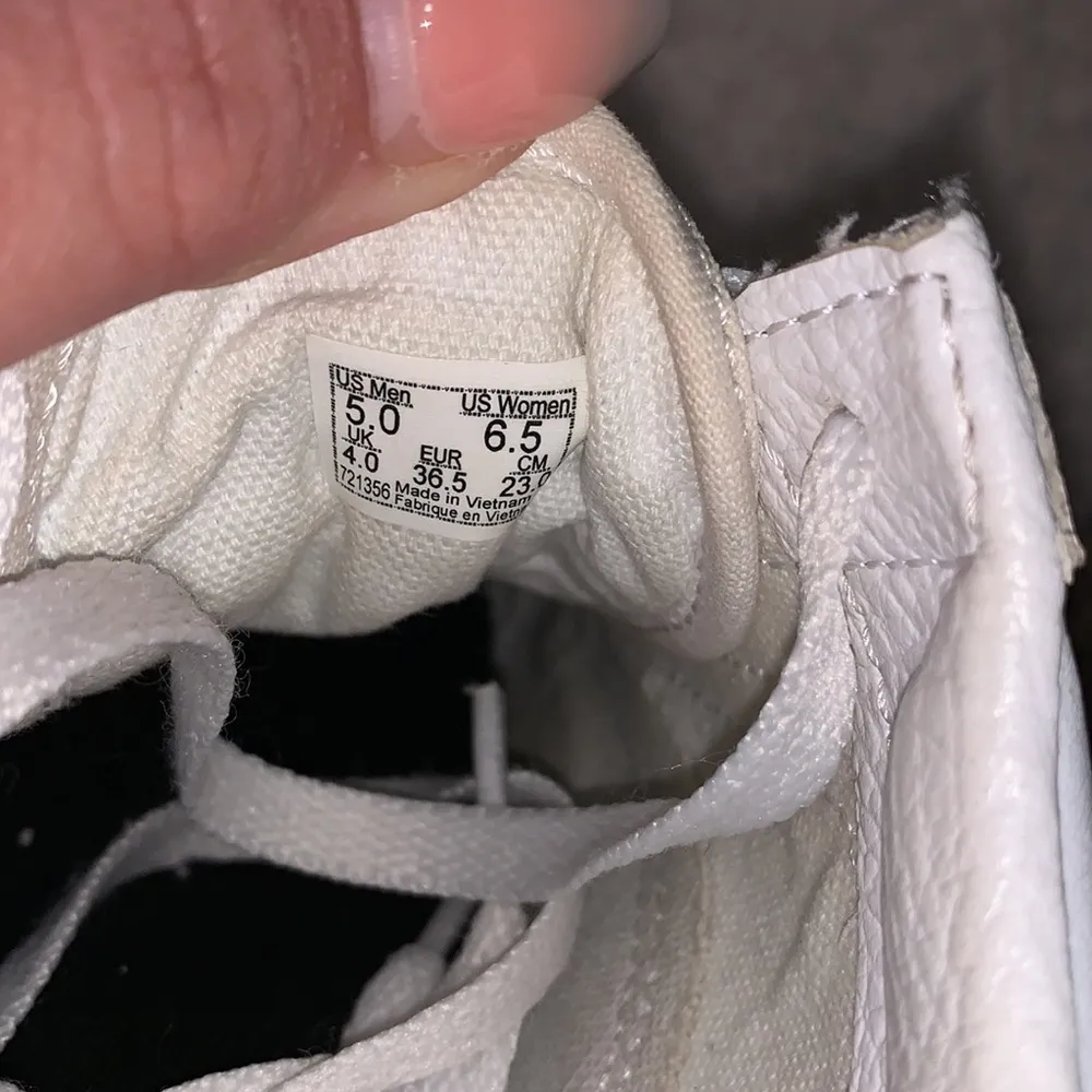 Vans white leather sneaker unisex woman size 6.5 men size 5 - Image 6