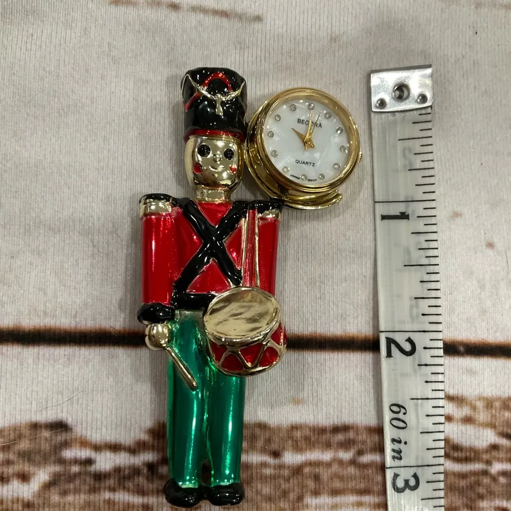 VINTAGE BECORA TOY SOLDIER PIN - Image 6