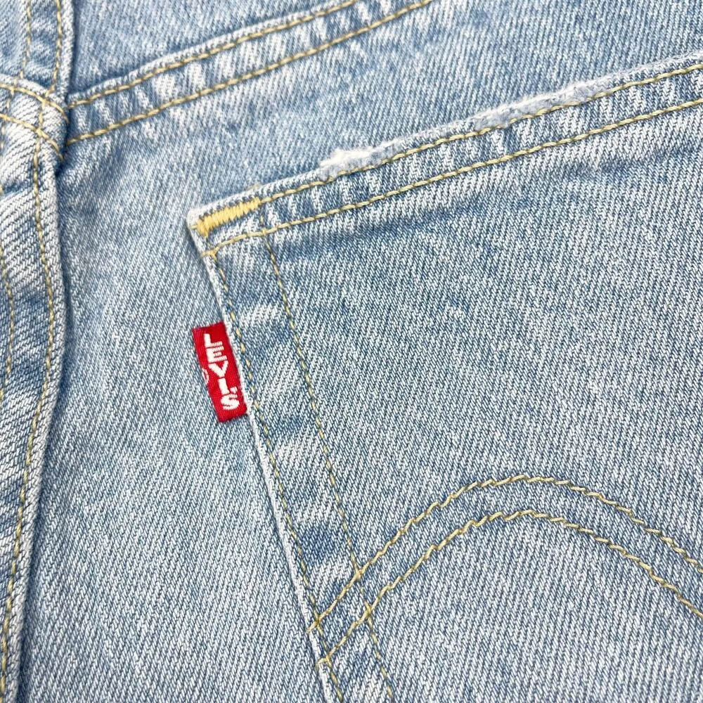 Levi’s Ribcage Shorts High Rise Distressed Raw Hem Size 29 - Image 4