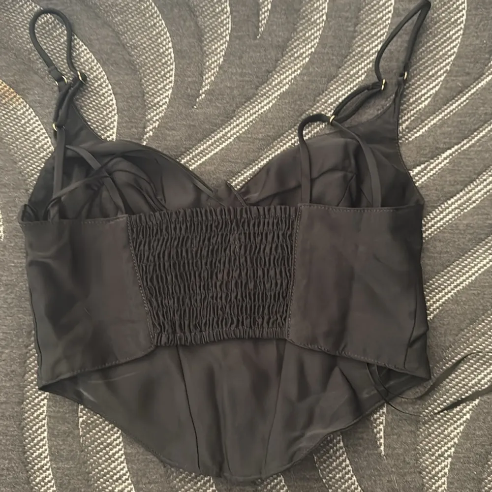 EUC  cropped corset too - Image 4