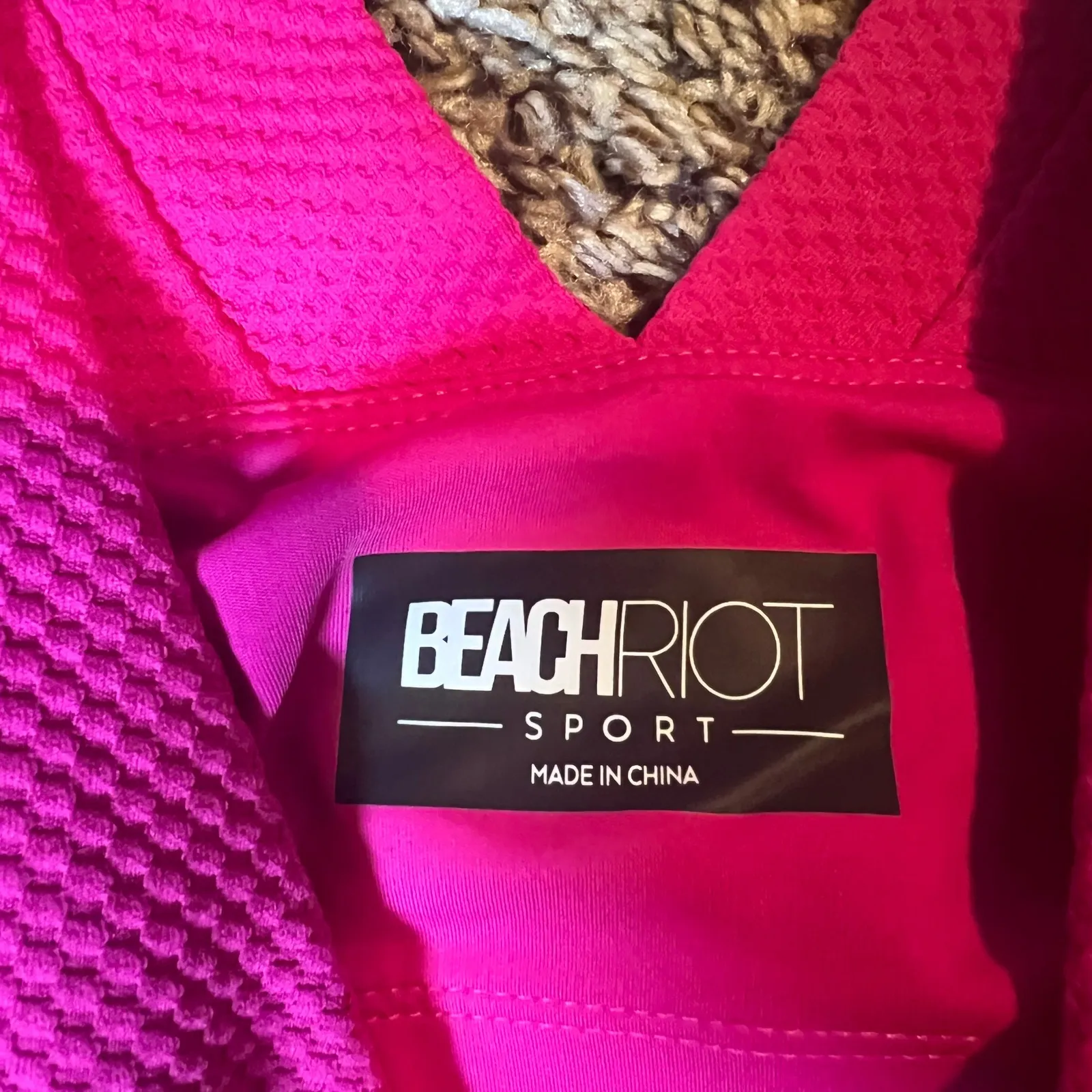 Beach Riot Sport Pink Textured V Neck Cropped Tank Top Athletic Women's XL - Image 2