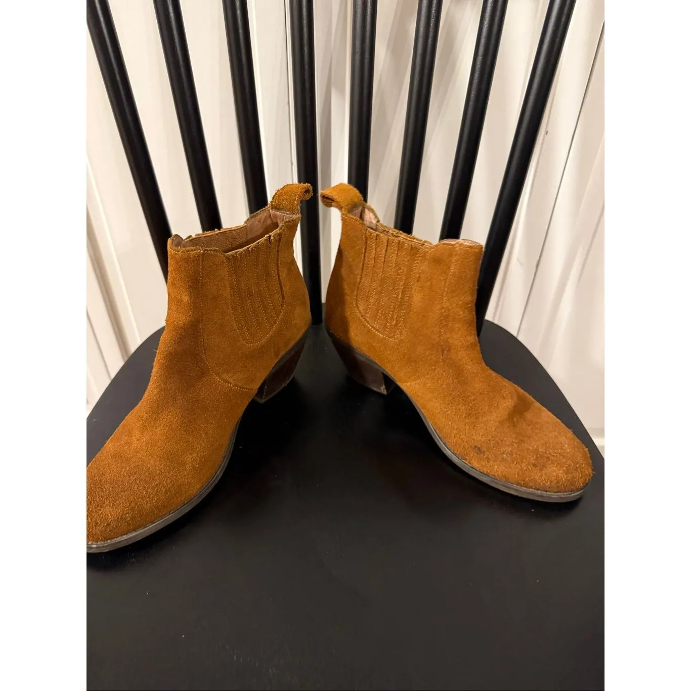 Chocolat Blu alpha tan suede ankle boots size 6 - Image 10