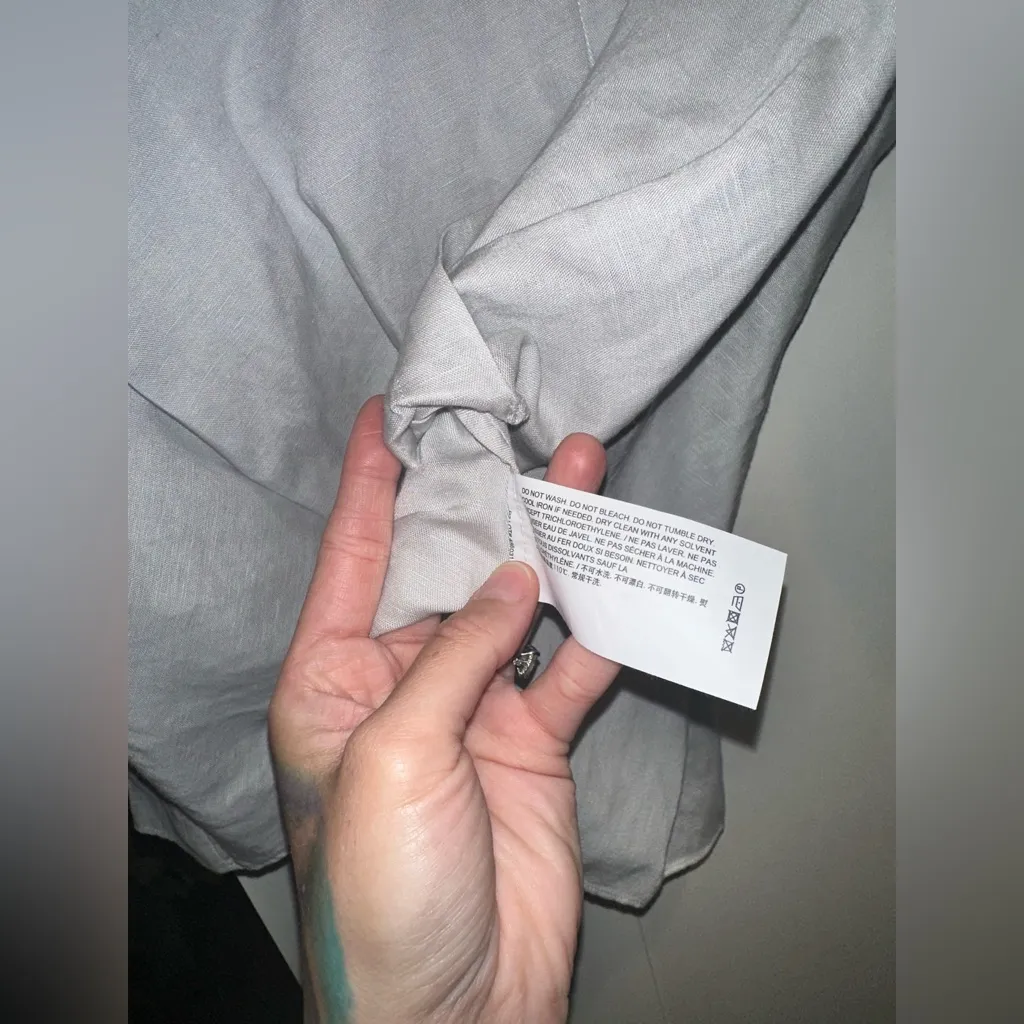 NWOT THEORY Icon Twist Shirt In Light Blue - Image 6