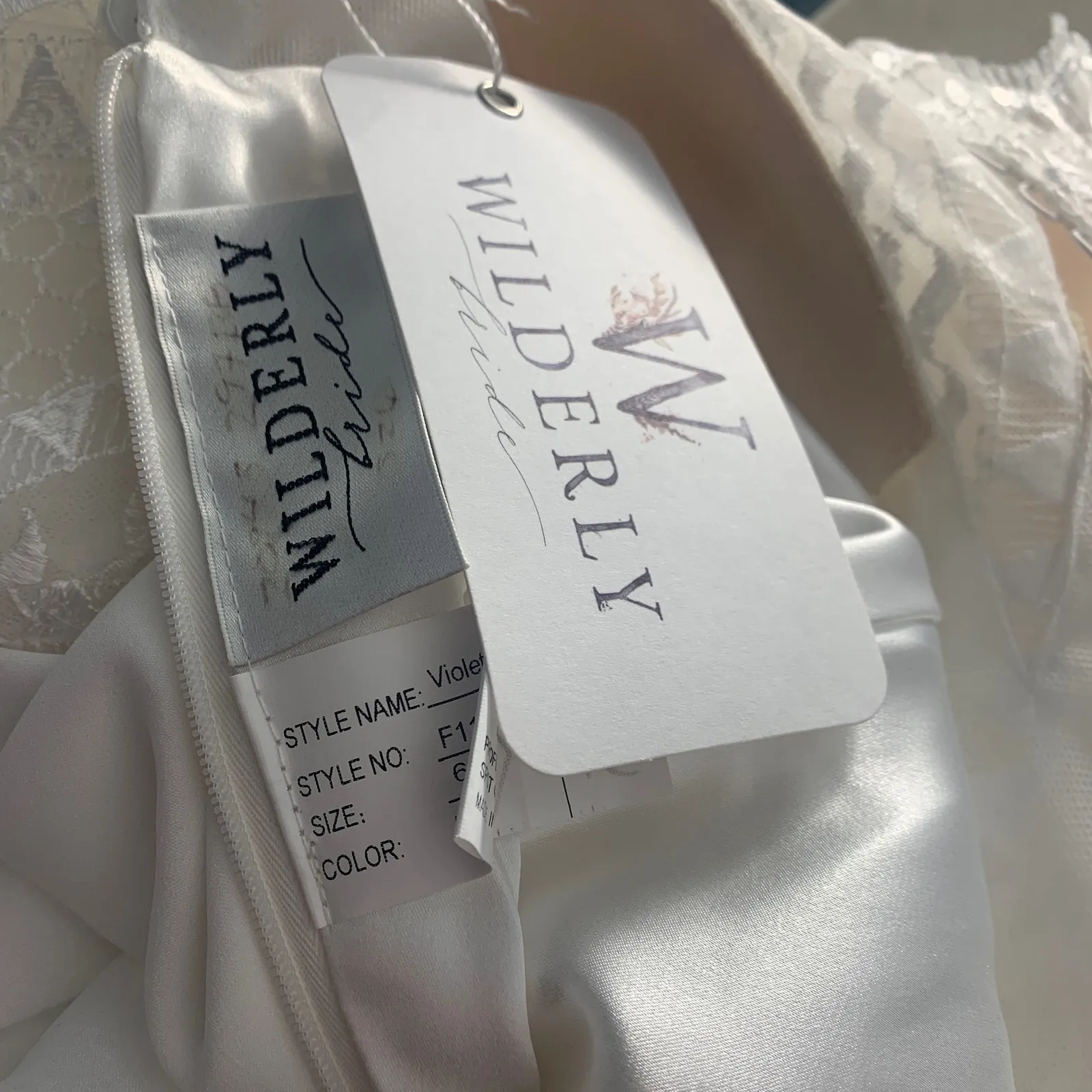 Wilderly Bride Violet Off the Shoulder Lace Deco Wedding Dress Size US 6 *Sample White - Image 11