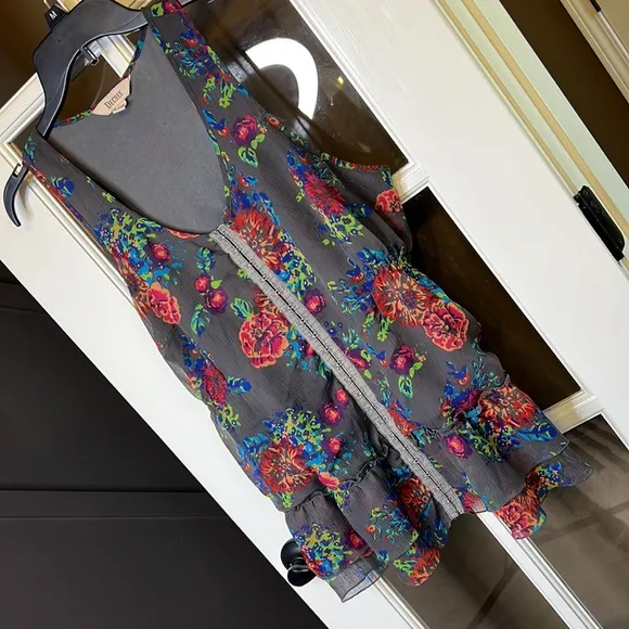 Decree  Sleeveless Top Size XL - Image 2