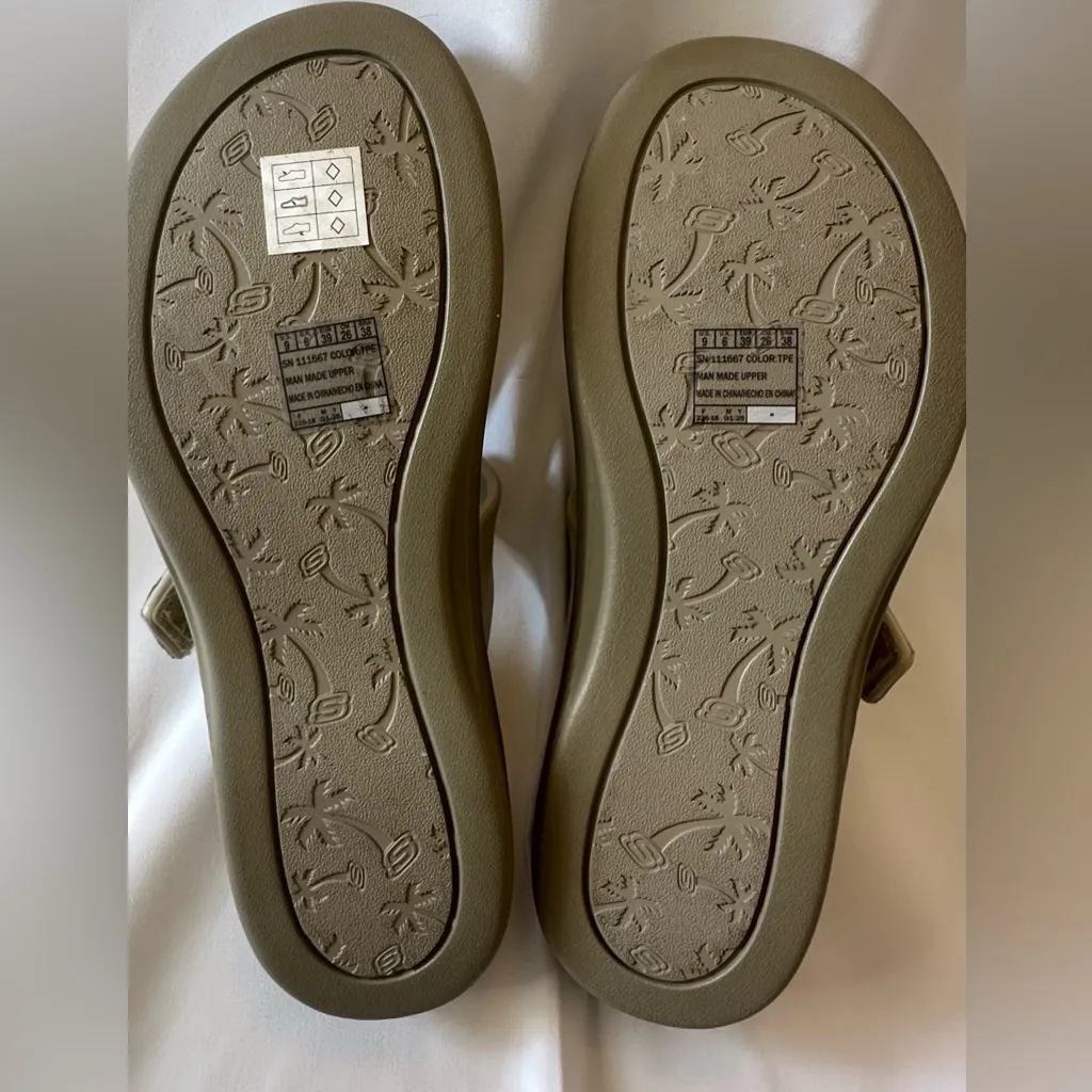 Sketchers Foamies arch fit Maui Dash seaside women’s size 9 sandal - Image 6