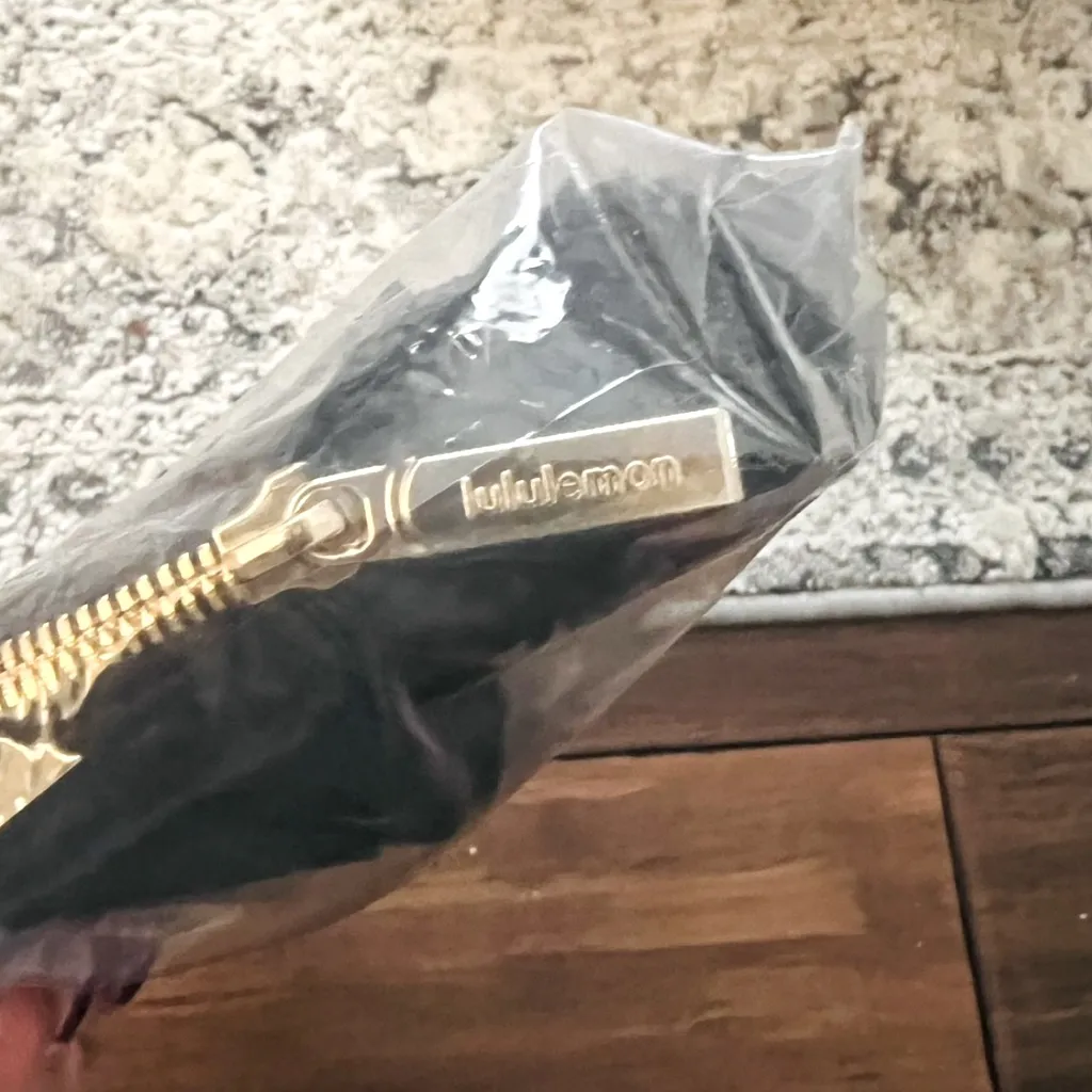 Lululemon UNISEX Black Fleece Unisex Everywhere Belt Bag - Image 8