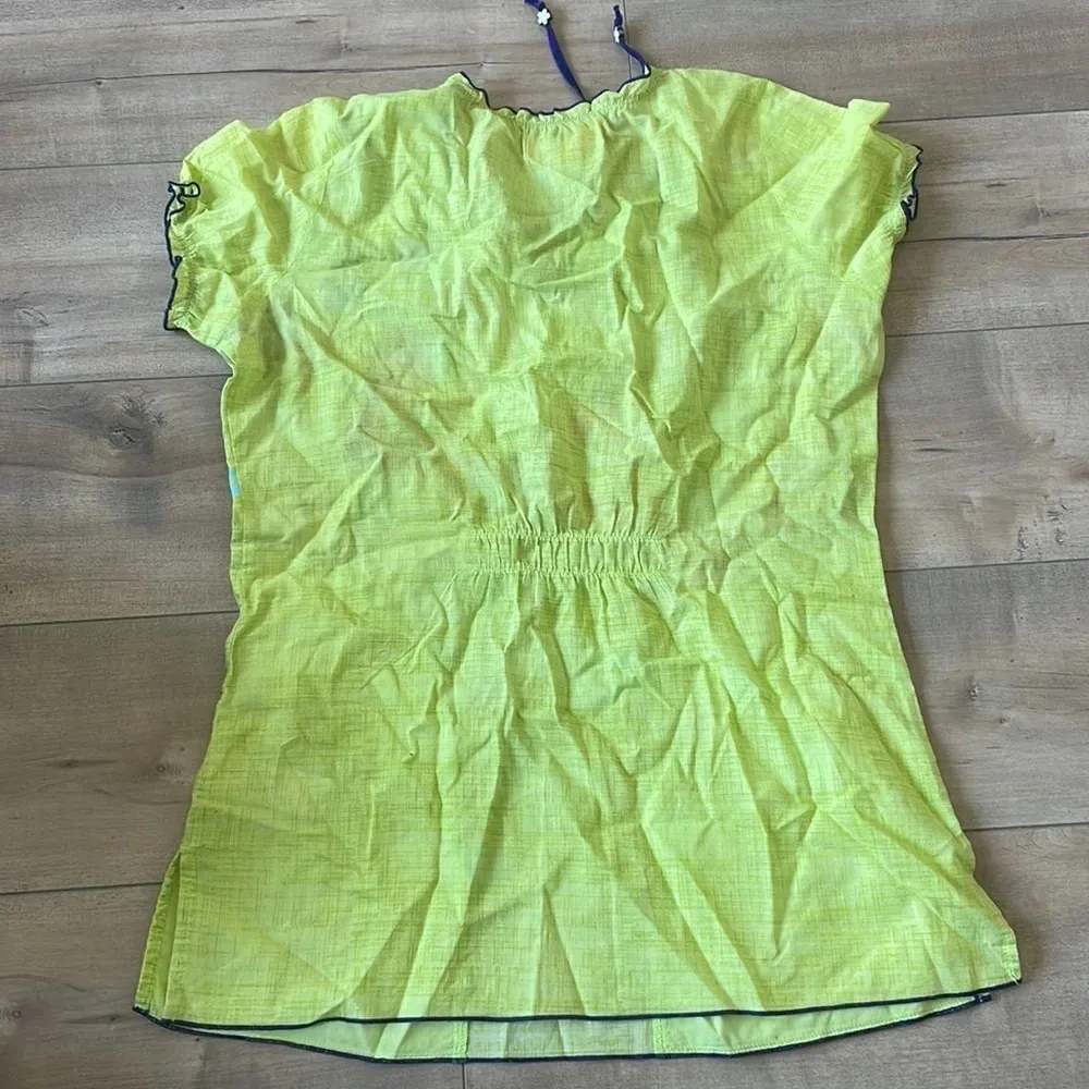 4/$25 Koi Scrub Blouse Hawaiian Girl Beach Sz XS Green - Image 5