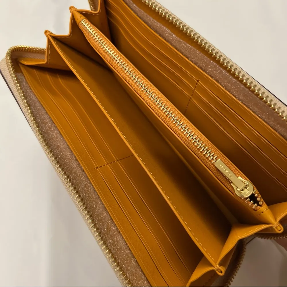 NWT Coach X Peanuts Long Zip Around Wallet With Snoopy And Friends Motif CF219 - Image 3