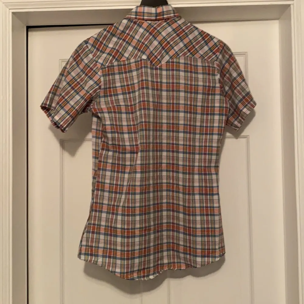Vintage Levi’s pearl button snap front plaid shirt, size small - Image 2