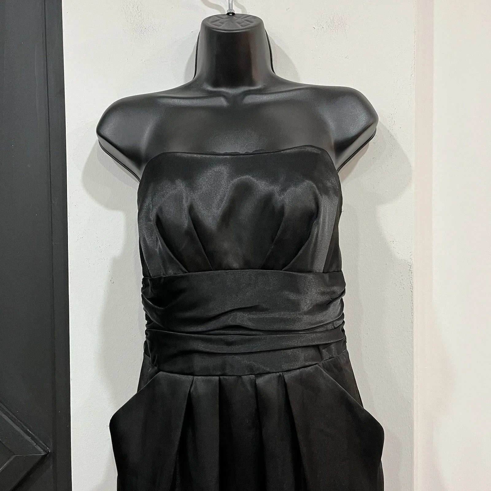 David’s Bridal Formal Bridesmaid Strapless Black Satin Dress Size 4 Pockets - Image 2