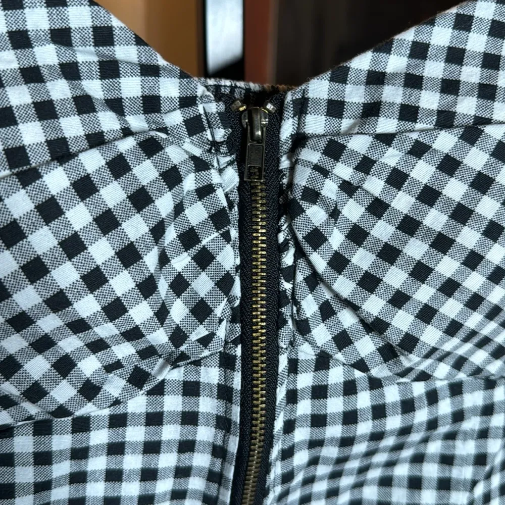 Liberty Love Black & White Plaid Front Zip Cropped Tank Top Size Medium - Image 2