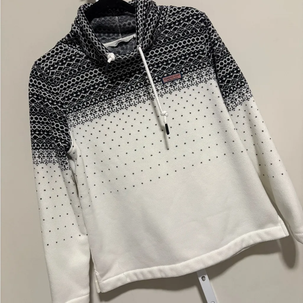 Vineyard Vines  Black and White Women's Sweater - Image 6