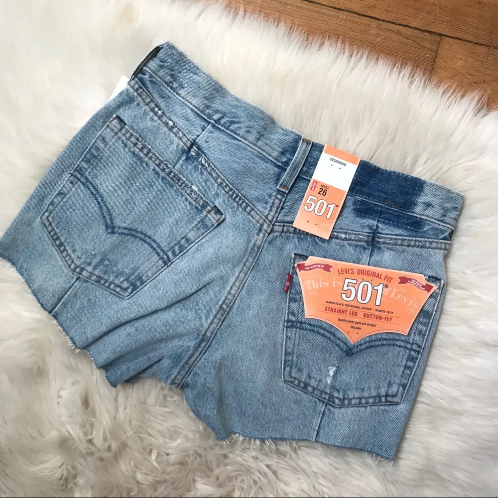 NWT Levi’s 501 cutoff shorts 26 - Image 3