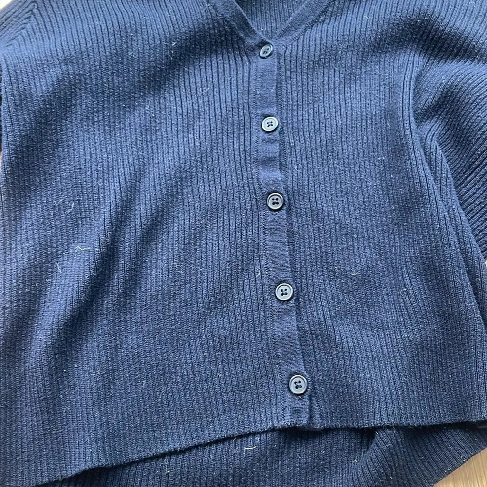 brandy melville buttoned up sweater - Image 4