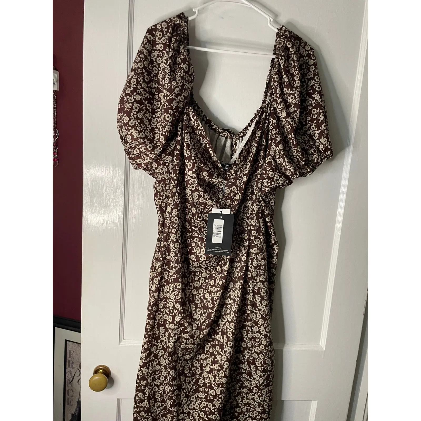 PrettyLittleThing Maxi Dress Brown Floral Square Neck Puff Sleeve Elegant Cute - Image 5