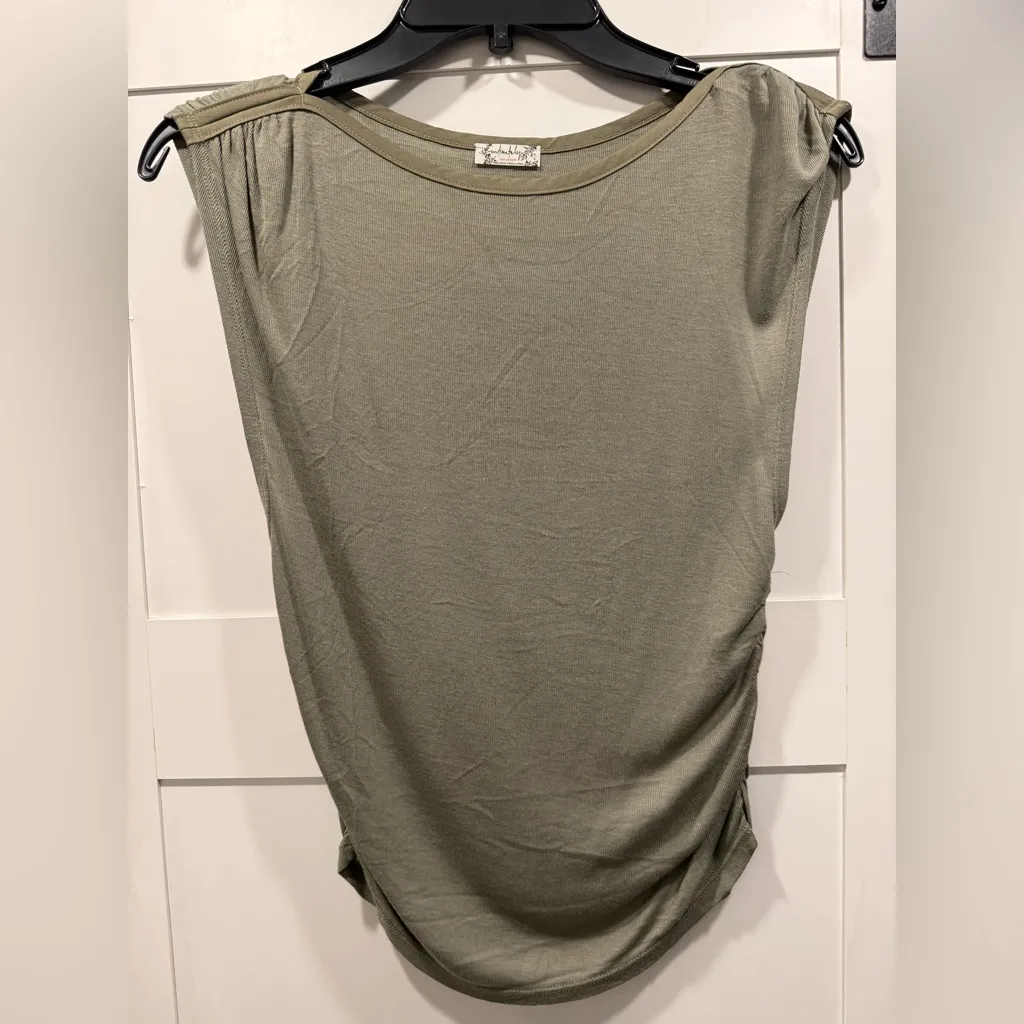 Free People Night We Met Tee in Ivy League size Medium NWOT - Image 2